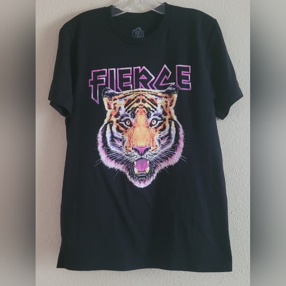 Haute Mess Sz Medium Fierce Tiger Graphic Tee